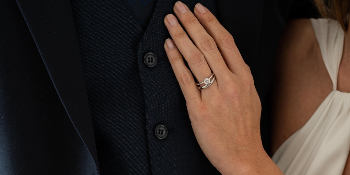 Dissenys d'anells de compromís - solitari clàssic, aliança de brillants - Zapata Joyeros Barcelona